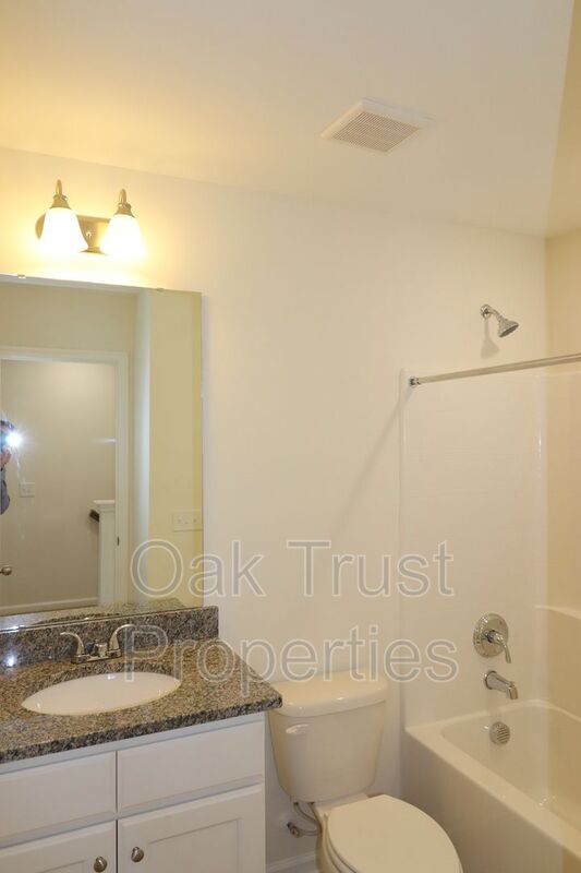 Building Photo - 176 Woodward Rd