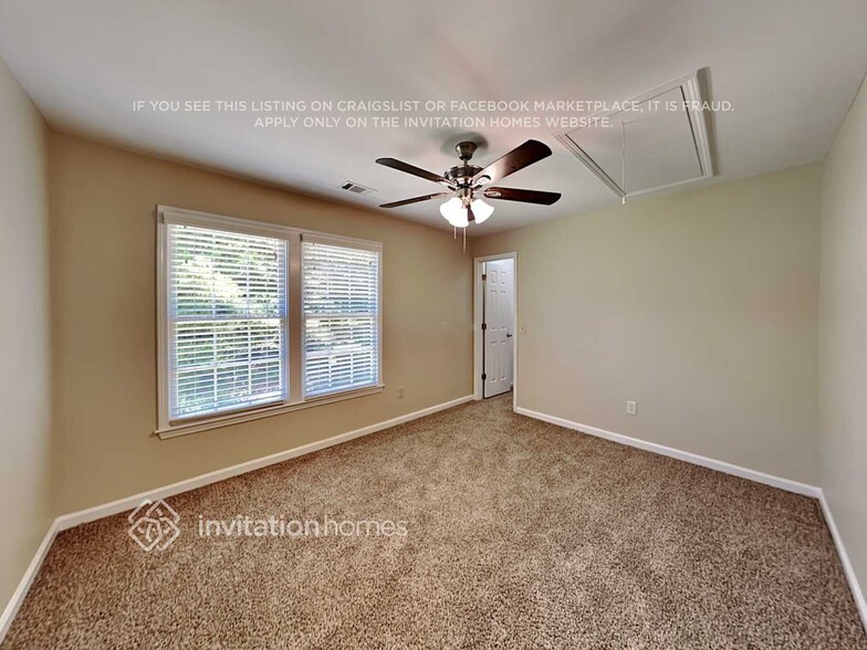 Building Photo - 140 Laurens Oak Ct