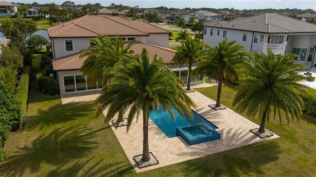 Building Photo - 13125 Casabella Dr