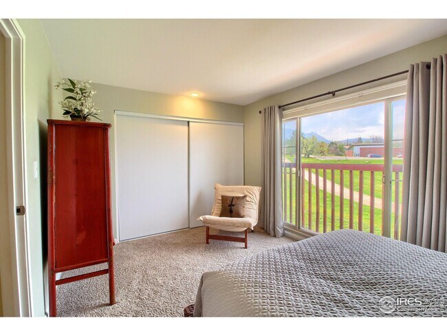 Building Photo - 855 W Moorhead Cir