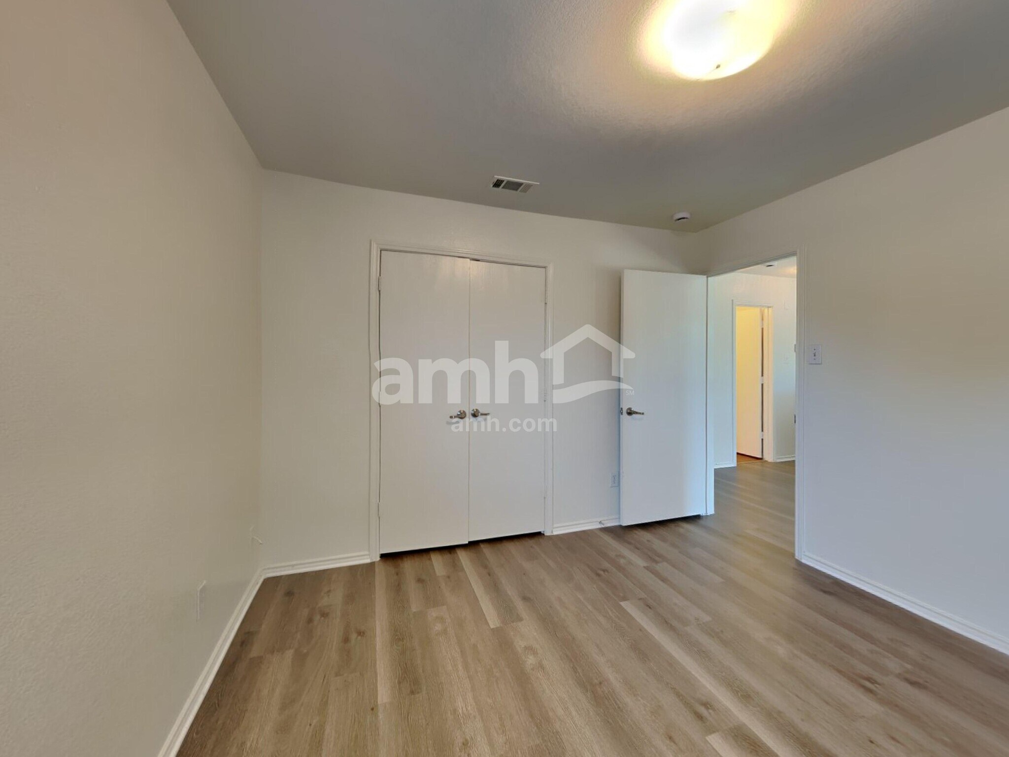 Building Photo - 1137 Boxwood Dr