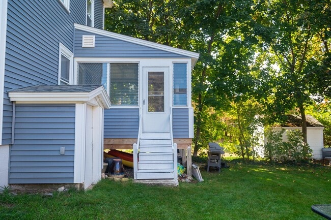 Building Photo - 180 Highland St