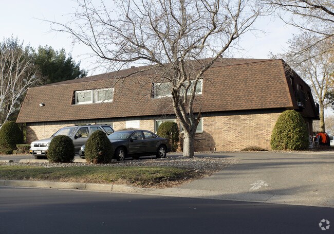 Building Photo - Woodmere Apartments