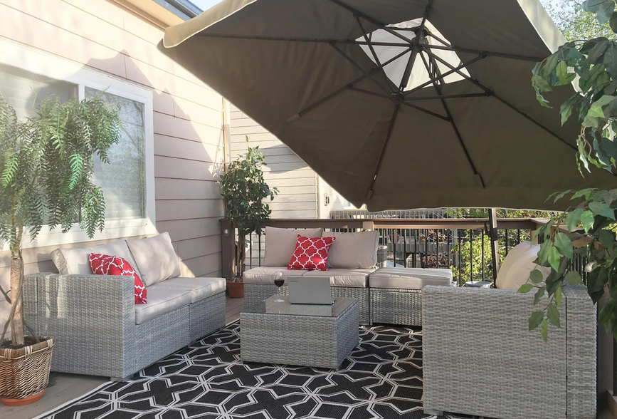 Large deck in backyard - 4249 S Killarney St