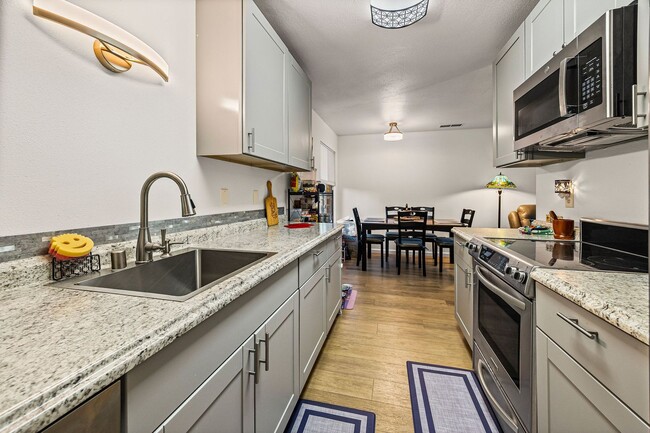 Building Photo - Updated Condo In Richfield Gardens Community!