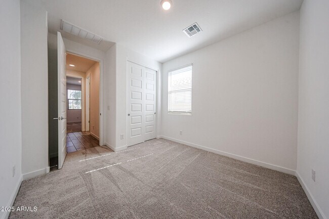 Building Photo - 32522 N 20th Gln