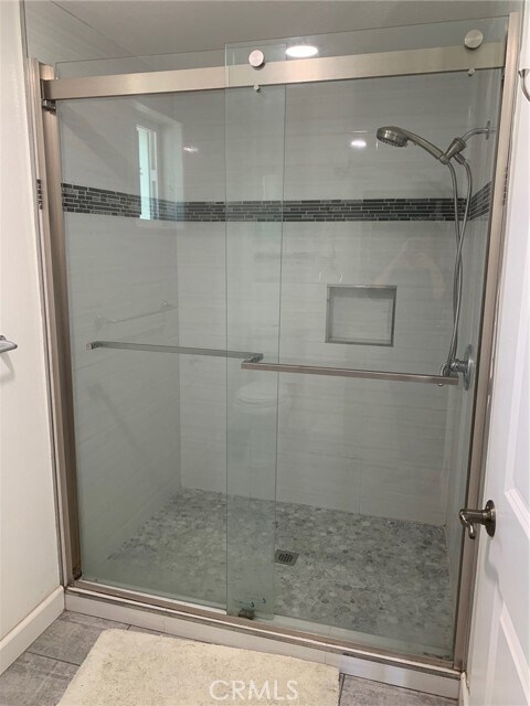 Building Photo - 417 S Flower St