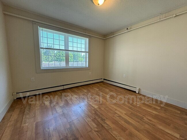 Building Photo - 132 Middle St