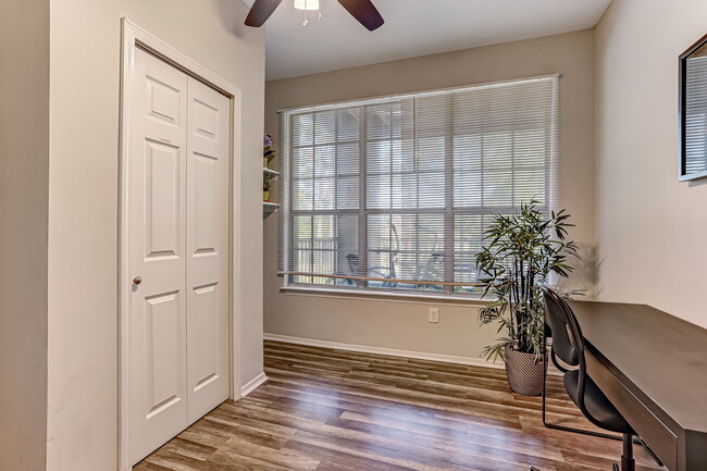 Building Photo - 170 Veracruz Dr