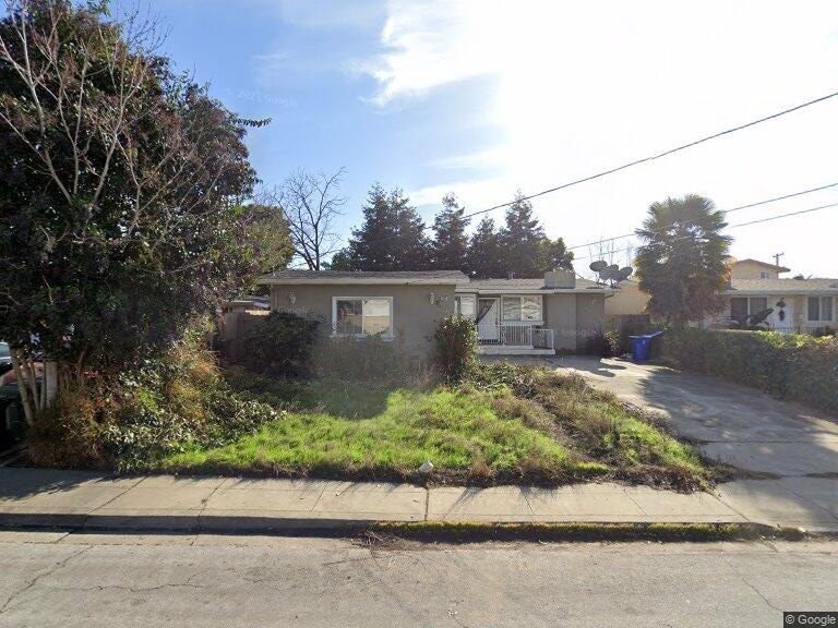 Building Photo - 5134 Elmwood Ave