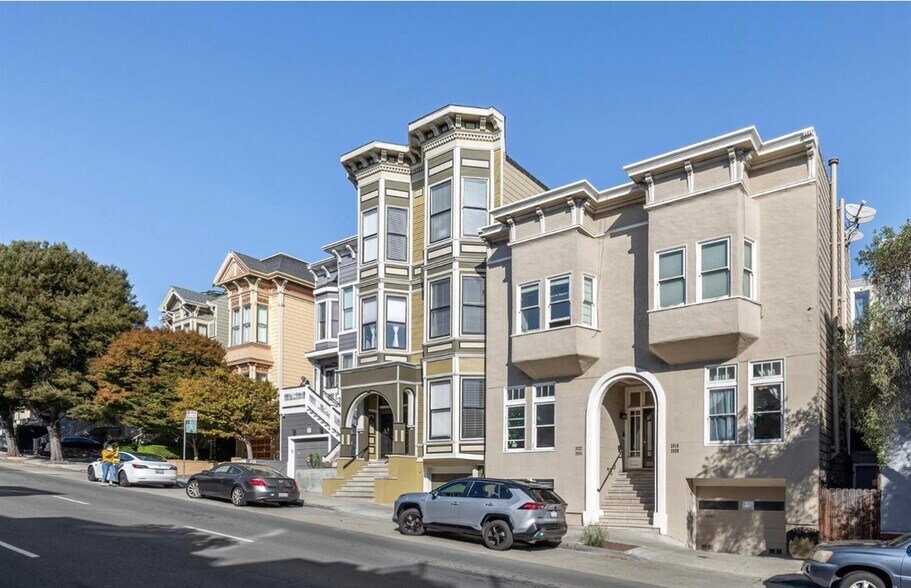 Outside Views - 2924 Pine St
