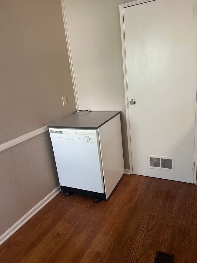 Building Photo - Single Family Home - WALKING DISTANCE TO PURDUE UNIVERSITY
