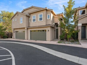 Building Photo - Move in Ready in the Heart of Reno