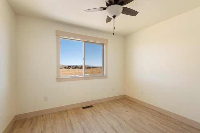 Building Photo - 405 Par Ave