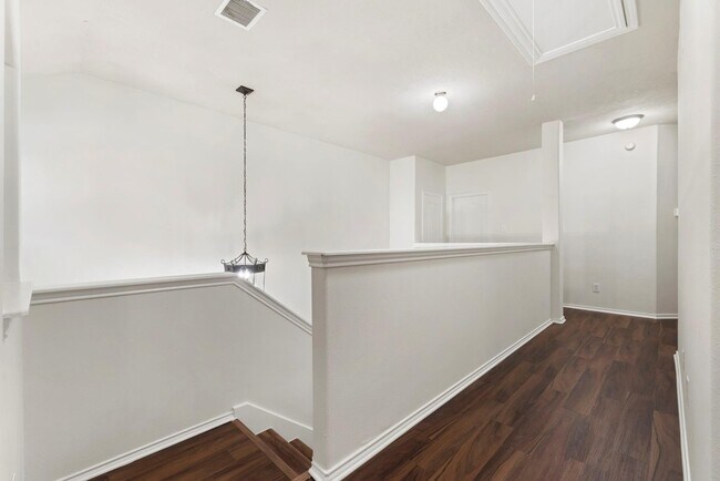 Building Photo - 20315 Mammoth Falls Dr