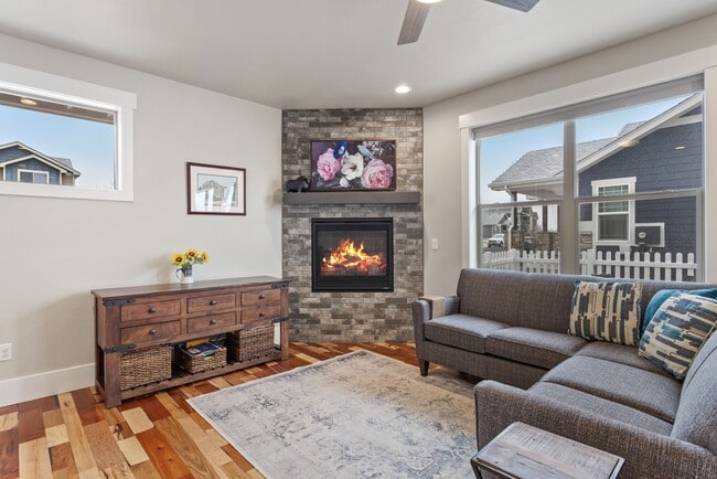 Building Photo - 6501 Hitching Post Ln