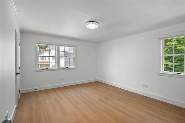Building Photo - Lakeside Drive HOA