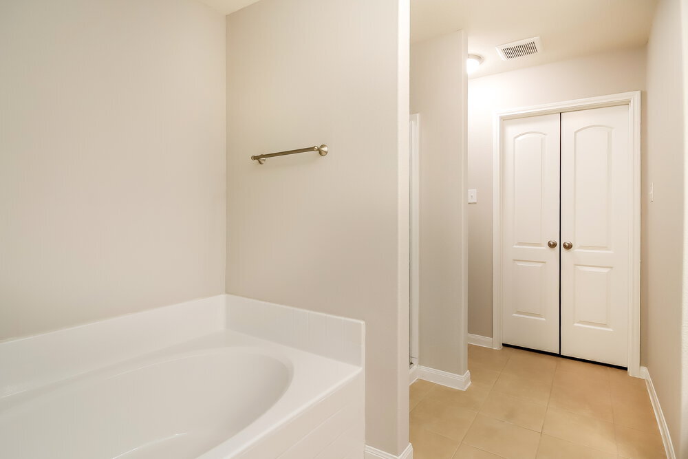 Building Photo - 12066 Quartersawn Ln