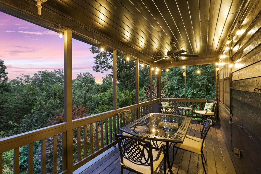 Building Photo - 443 Fox Run Dr