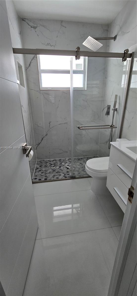 Building Photo - 1284 W 38th Pl