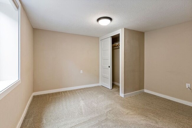 Building Photo - 4908 NE 9th Ave