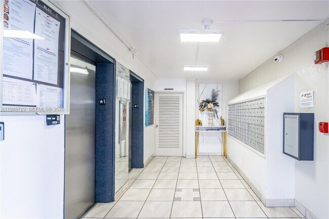 Building Photo - 3030 Marcos Dr