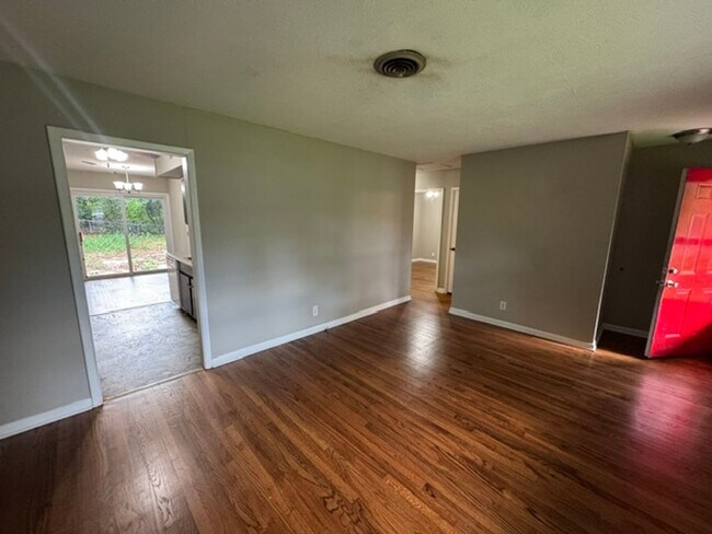 Building Photo - 1444 Waccamaw Dr