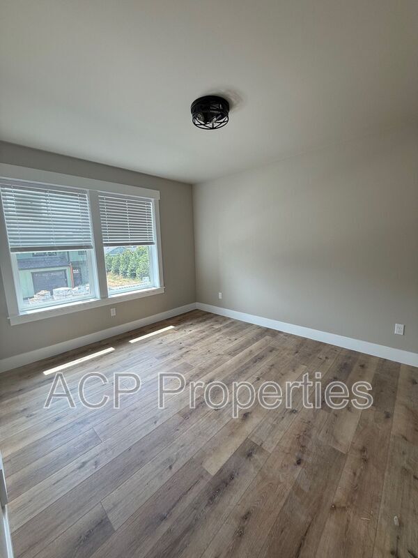 Building Photo - 2201 DeJong Dr