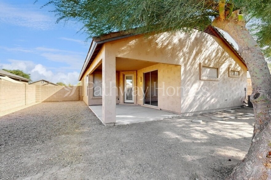 Building Photo - 8718 N 57th Ln
