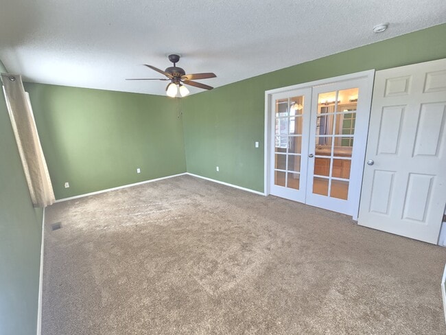 Building Photo - 4280 Solarglen Dr