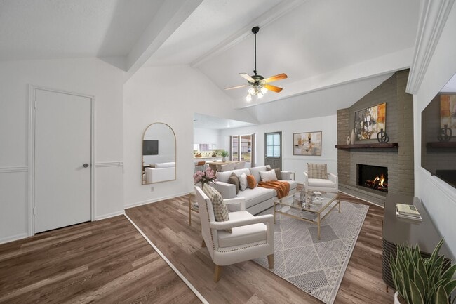 Building Photo - 162 Greenleaf Ln