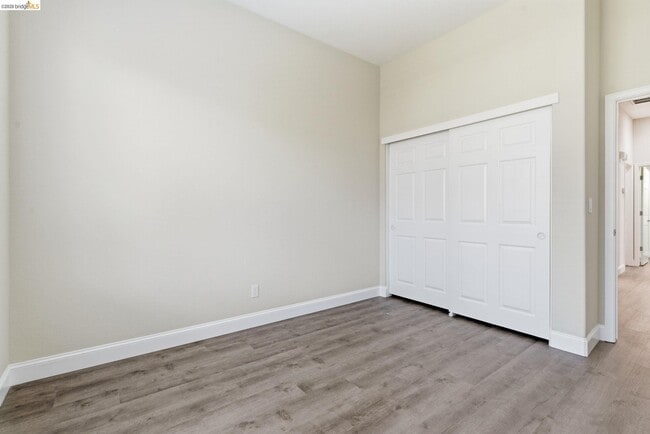 Building Photo - 1067 Somersby Way