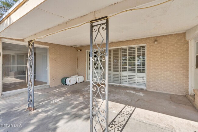 Building Photo - 4200 Wallington Dr