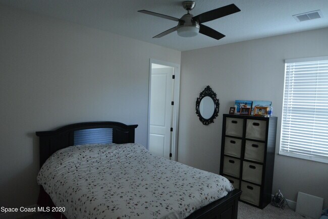 Building Photo - 7594 Poulicny Ln