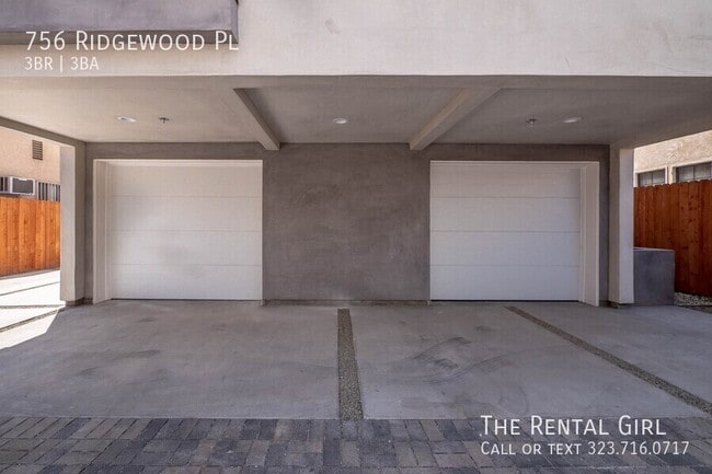 Building Photo - 756 N Ridgewood Pl