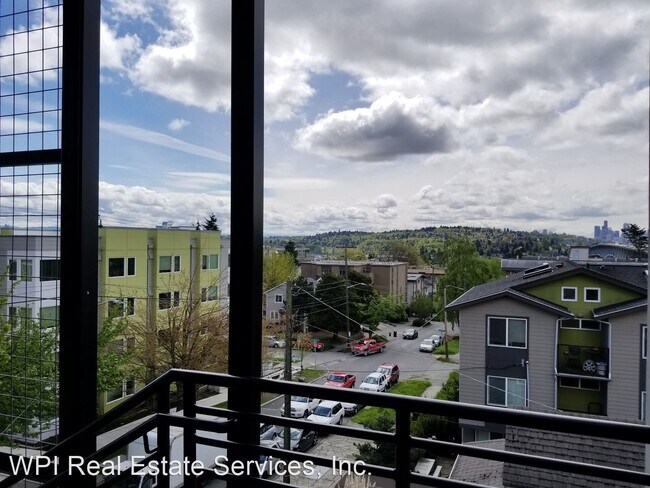 Building Photo - 4315 7th Ave NE