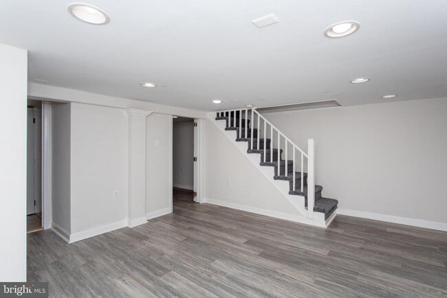 Building Photo - 104 53rd St NE