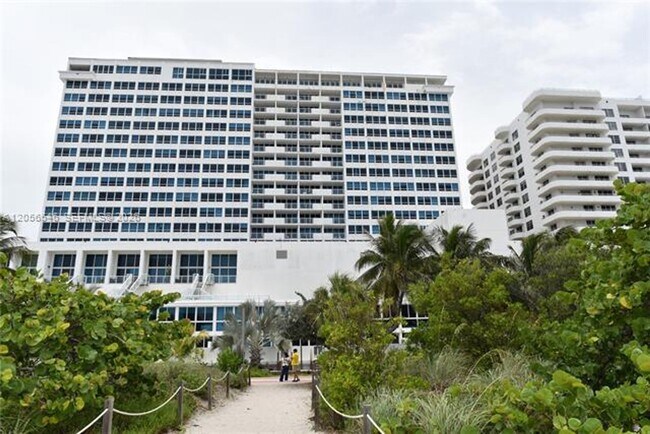 Building Photo - 5555 Collins Ave