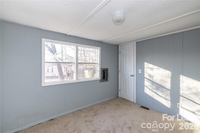 Building Photo - 126 Poe Dr