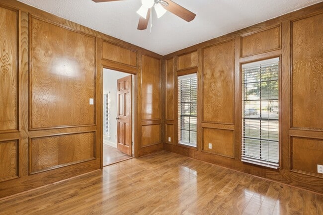 Building Photo - 14819 Walbrook Dr