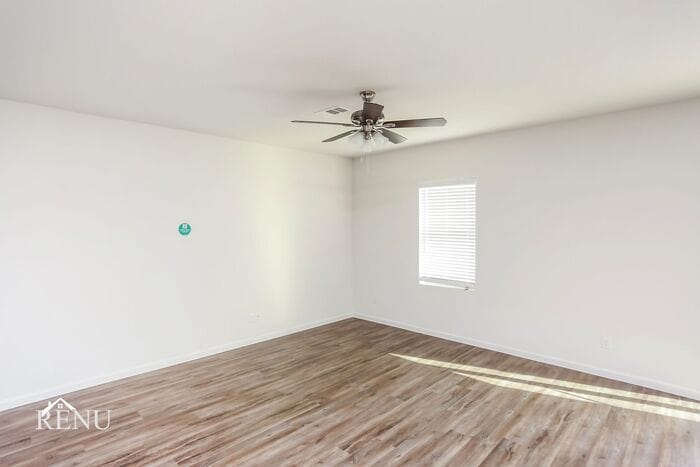 Building Photo - 488 Crestridge Dr