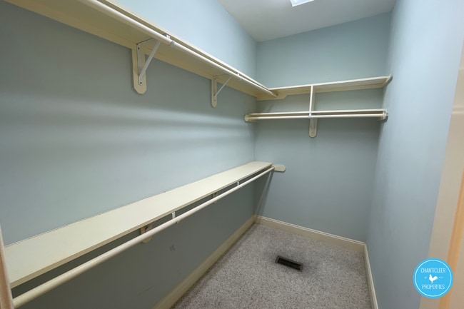 Building Photo - 8105 Last Oak Ct