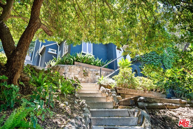 Building Photo - 8316 Maple Dr