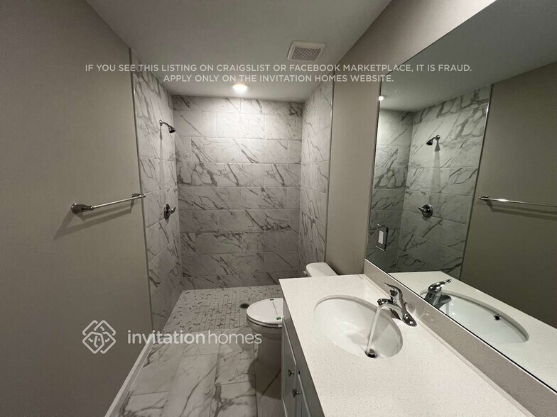 Building Photo - 1109 SW Khan Dr