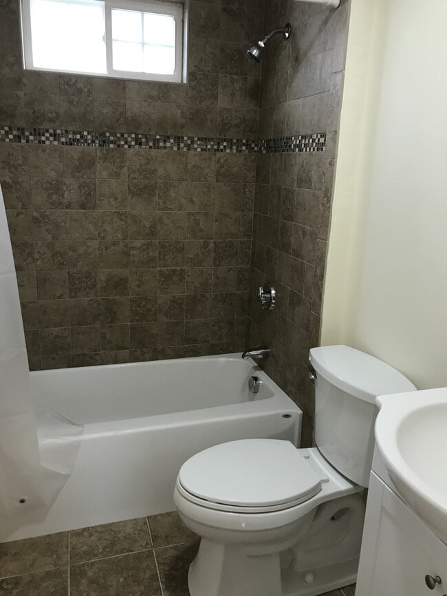 Building Photo - 14-16 Phillips Street