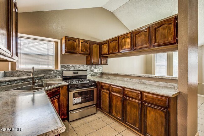 Building Photo - 14217 Thayer Pease Ave