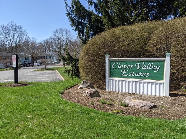 Building Photo - 143 Clover Valley Cir