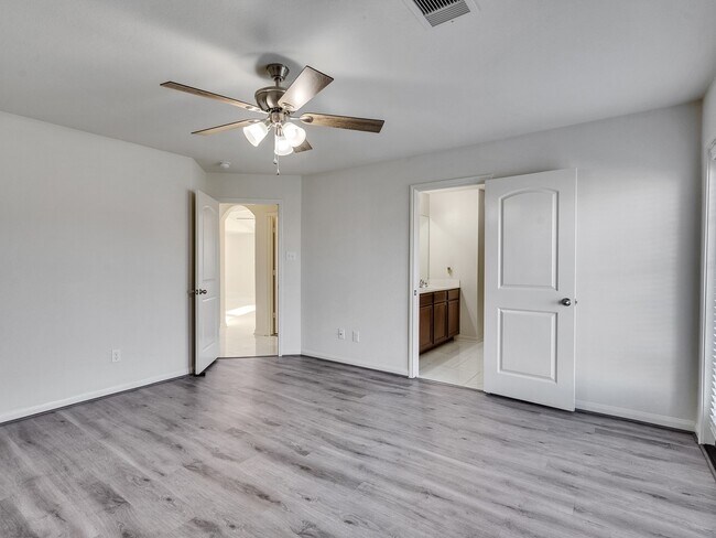 Building Photo - 22419 Iron Mill Dr