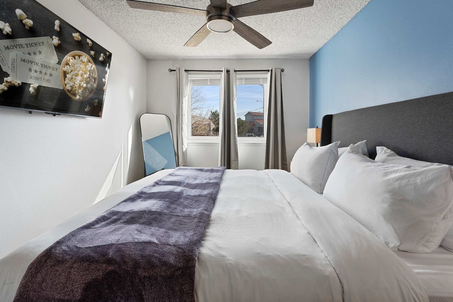 Building Photo - 1191 Los Amigos Dr