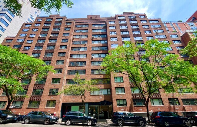 Primary Photo - 405 E 56th St